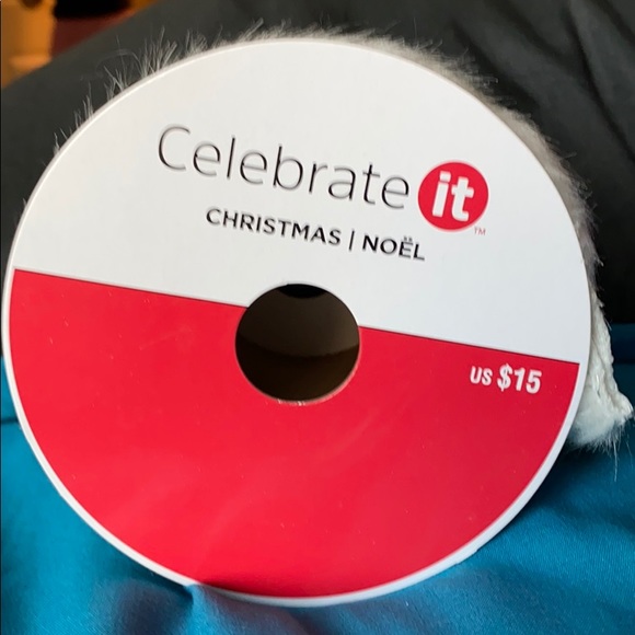Celebrate it Christmas White Furry Wired Ribbon - Picture 4 of 5
